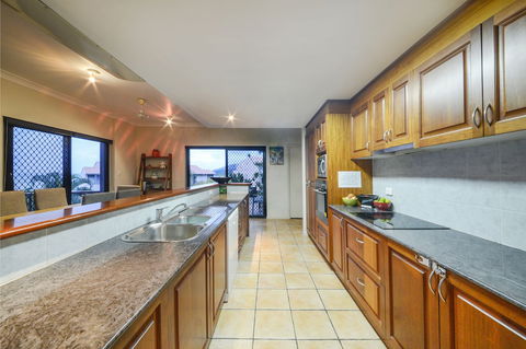 Airlie Harbour 3 Bedroom Apartment - Accommodation Australia 5