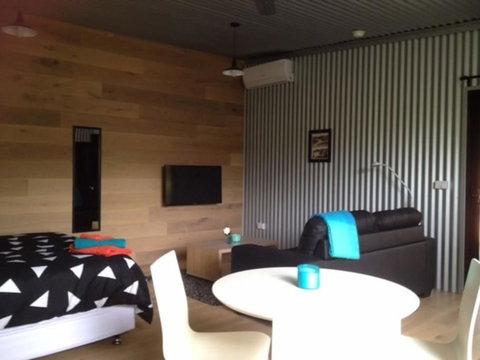 Avoca Beach & Bush - Local Tourism 1