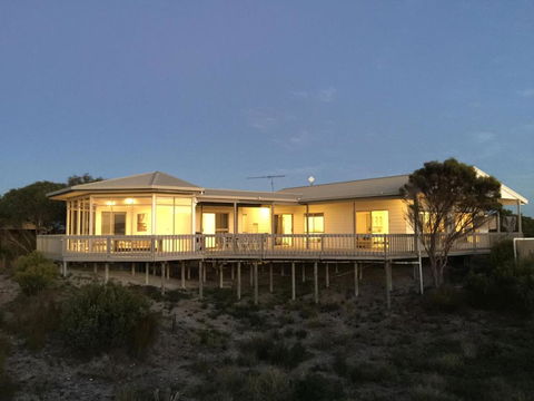 White Sands Holiday Retreat - Bed n Breakfasts 3