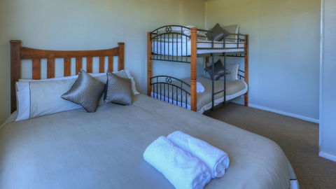 Stanley View Beach House - Accommodation Australia 3