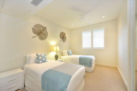 Drift Luxury Condos - Bed n Breakfasts 3
