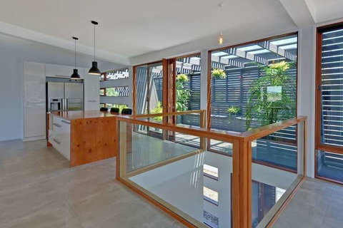 Amazing Unique Five-Star Waterfront Retreat - Australia Shopping 3