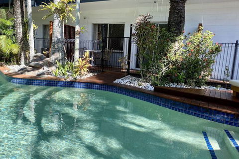 The Palms At Palm Cove - Bed n Breakfasts 4