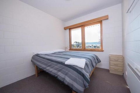 Alpine Apartment Great Location With Views Of Lake Jindabyne - Accommodation Australia 5