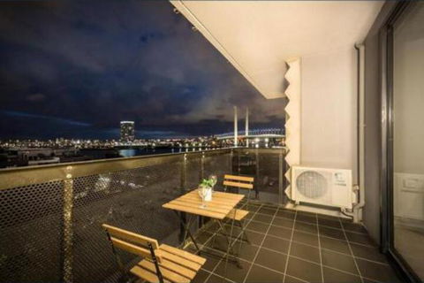 Water Views Lovely 2BRs Free Tram Zone Close To Everything! - Accommodation Australia 3