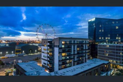 Water Views Lovely 2BRs Free Tram Zone Close To Everything! - Accommodation Australia 5