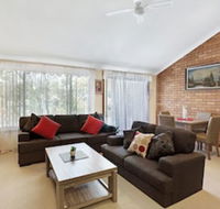 Macadamia Court 2/8 Government Road - Australia Shopping
