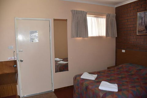 Valley Views Motel & Chalets - Accommodation Australia 7