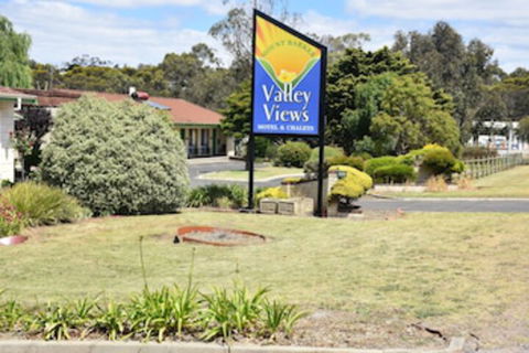 Valley Views Motel & Chalets - Accommodation Australia 0