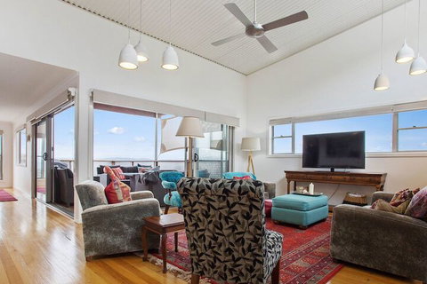 Ooranya - On Top Lake - Local Tourism 5