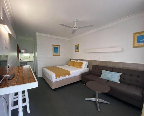 Surf Street Motel - Accommodation Australia 5