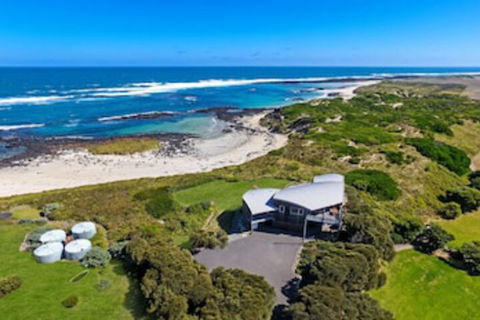 HEARNS BEACH HOUSE - Local Tourism 0