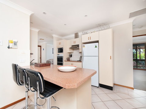 Wildflowers At Fingal Bay - Australia Shopping 3