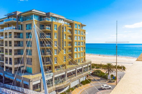 Seaview Penthouse - Australia Shopping 6