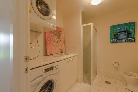 Seaview Penthouse - Australia Shopping 1