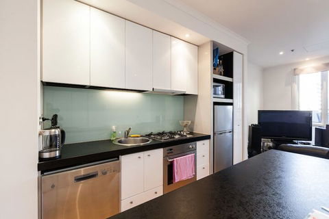 CLAUDE, 2BDR Melbourne Apartment - Bed n Breakfasts 4