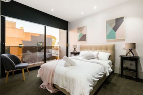 SOPHIA, 2BDR North Melbourne House - Accommodation Australia 0