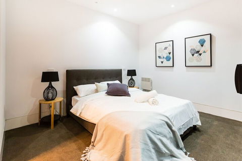 SOPHIA, 2BDR North Melbourne House - Accommodation Australia 4