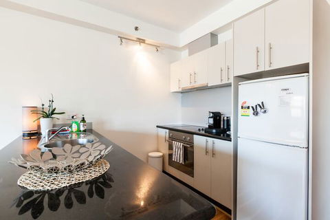 LANCE, 1BDR Melbourne Apartment - Accommodation Australia 2