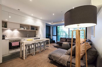 ZACH, 1BDR St.Kilda Apartment - Accommodation Australia 1