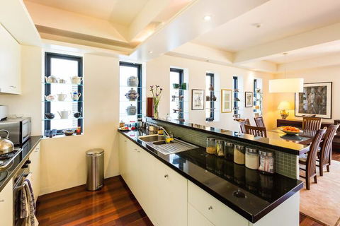 BELLE, 2BDR Melbourne Apartment - Accommodation Australia 5