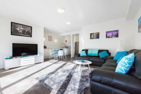 AMAL, 1BDR North Melbourne Apartment - Accommodation Australia 0