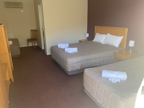Horse And Jockey Hotel Motel - Accommodation Australia 4