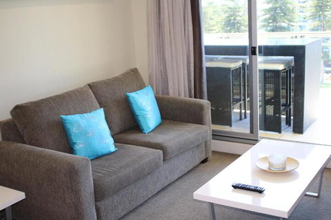 Beachside Luxury Getaway In Glenelg - Australia Shopping 6