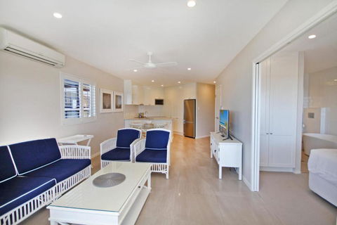 Coolum Baywatch Luxury Style Penthouse Linen Included WIFI 500 Bond - Accommodation Australia 2