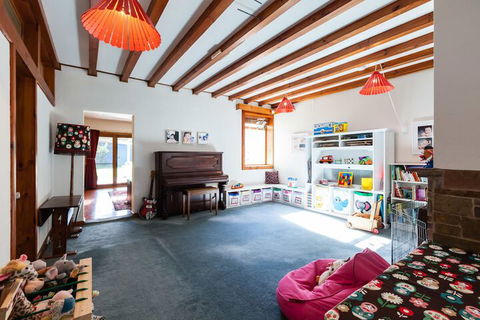KELLY, 3BDR Northcote House - Accommodation Australia 3