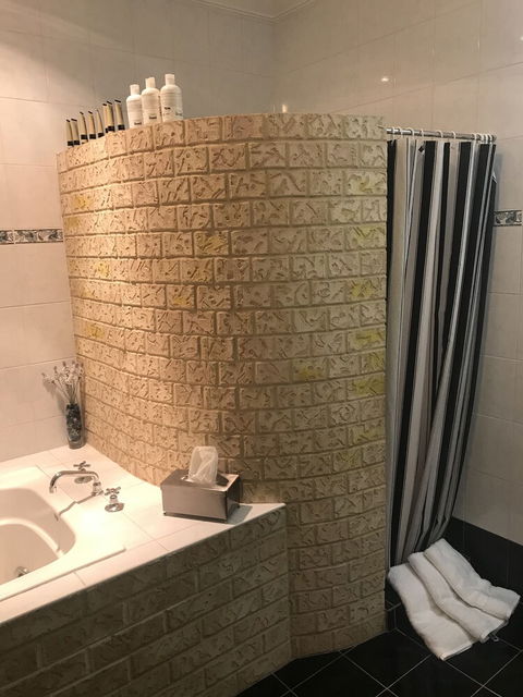 Atina Rocks Country Homestead - Accommodation Australia 3