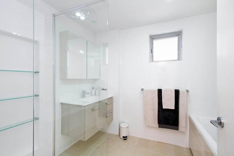 42 Bryan Street - Accommodation Australia 4