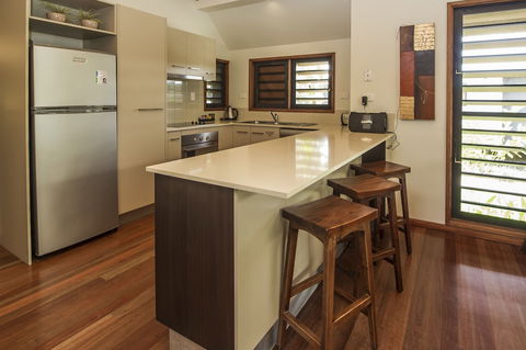 Pure Magnetic Villa 4 - Accommodation Australia 5