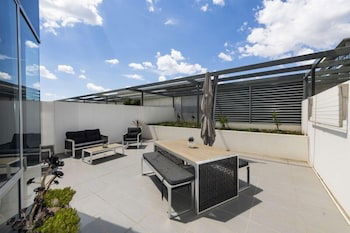 Accommodate Canberra - Lakefront - Local Tourism 0