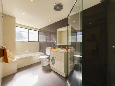 Ash Sienna 2 / 49 Ash Street Terrigal - Australia Shopping 5