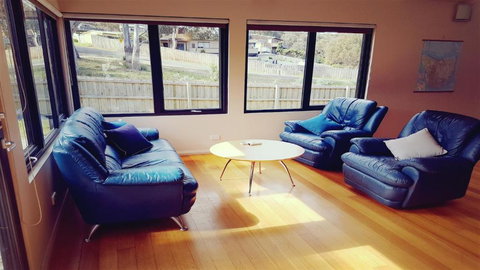 Architecturally Designed Beach House - Local Tourism 6