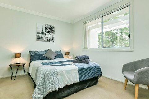 An Ideal Wine Country Getaway Villa - Australia Shopping 5