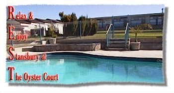 Oyster Court Apartments - Australia Shopping 1