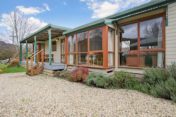 R & R In Bright - Short Walk To Town - Accommodation Australia 0
