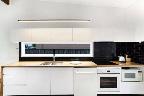 The Beach House 13 Market Street - Accommodation Australia 4
