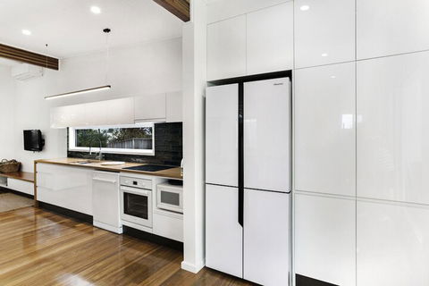 The Beach House 13 Market Street - Accommodation Australia 6