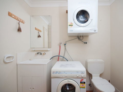 Robinson Street Sandcastles Townhouse 21 23 - Local Tourism 4