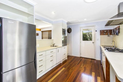 CABARITA BEACH BLISS HOLIDAY HOME On The LAKE - Accommodation Australia 3