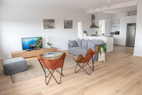 Tamarama Ocean Views H397 - Bed n Breakfasts 2