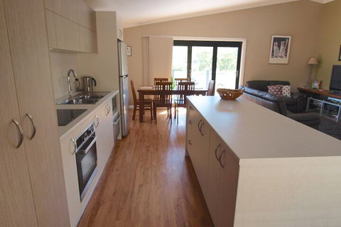 Mad On The Buckland - Accommodation Australia 3