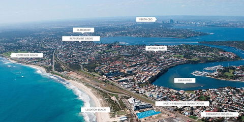River Front Architect Villa - Accommodation Australia 0