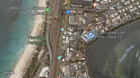 River Front Architect Villa - Accommodation Australia 2
