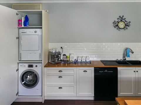 Airport B&B - Australia Shopping 1