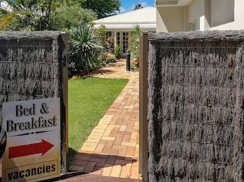 Airport B&B - Australia Shopping 0