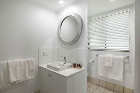 Turtle Dreaming In Palm Cove - Bed n Breakfasts 2